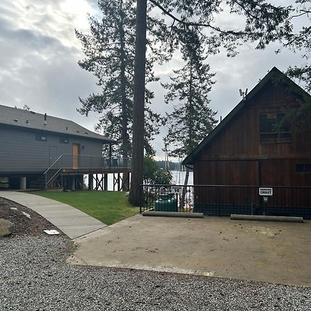 Pender Harbour Resort & Marina Garden Bay ภายนอก รูปภาพ