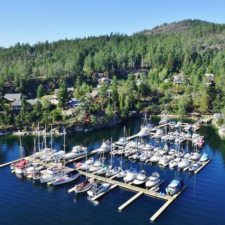 Pender Harbour Resort & Marina Garden Bay ภายนอก รูปภาพ
