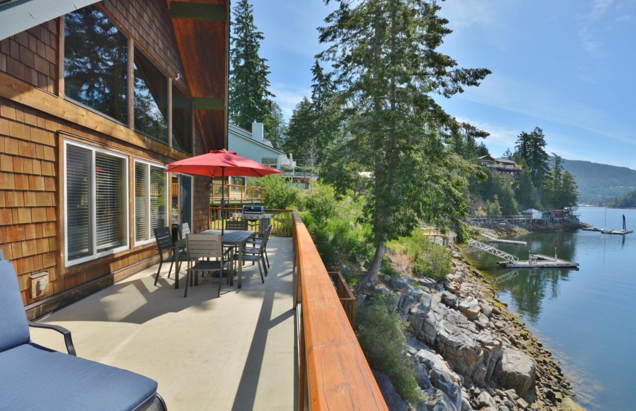 Pender Harbour Resort & Marina Garden Bay ภายนอก รูปภาพ