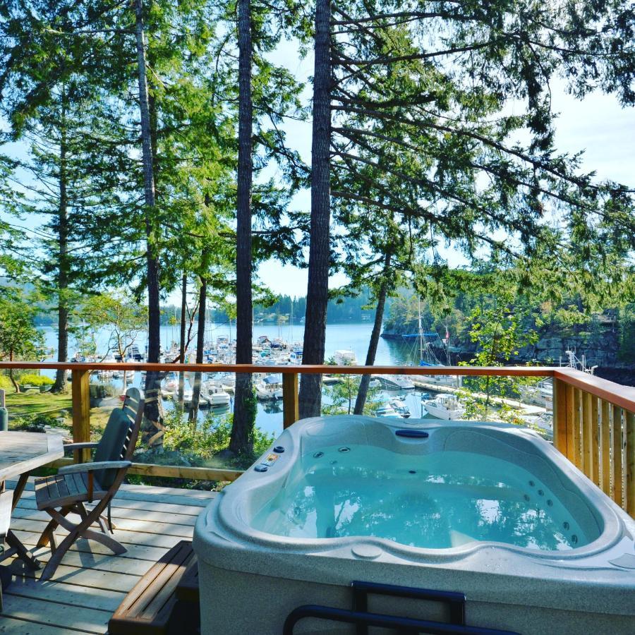 Pender Harbour Resort & Marina Garden Bay ภายนอก รูปภาพ