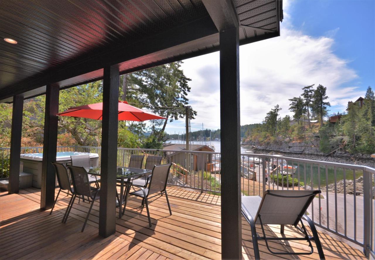 Pender Harbour Resort & Marina Garden Bay ภายนอก รูปภาพ