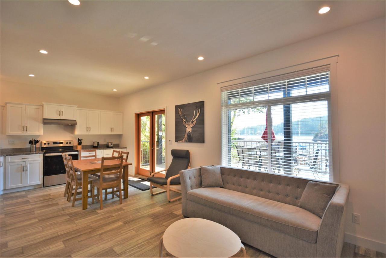 Pender Harbour Resort & Marina Garden Bay ภายนอก รูปภาพ