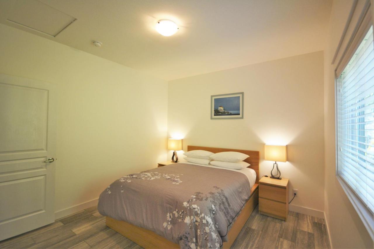 Pender Harbour Resort & Marina Garden Bay ภายนอก รูปภาพ