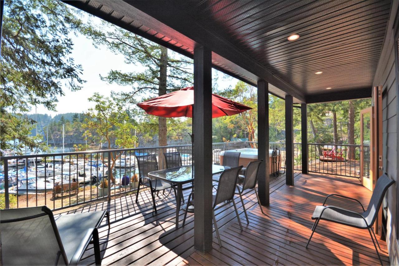 Pender Harbour Resort & Marina Garden Bay ภายนอก รูปภาพ