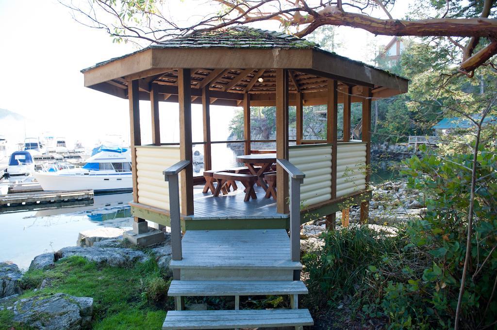 Pender Harbour Resort & Marina Garden Bay ภายนอก รูปภาพ
