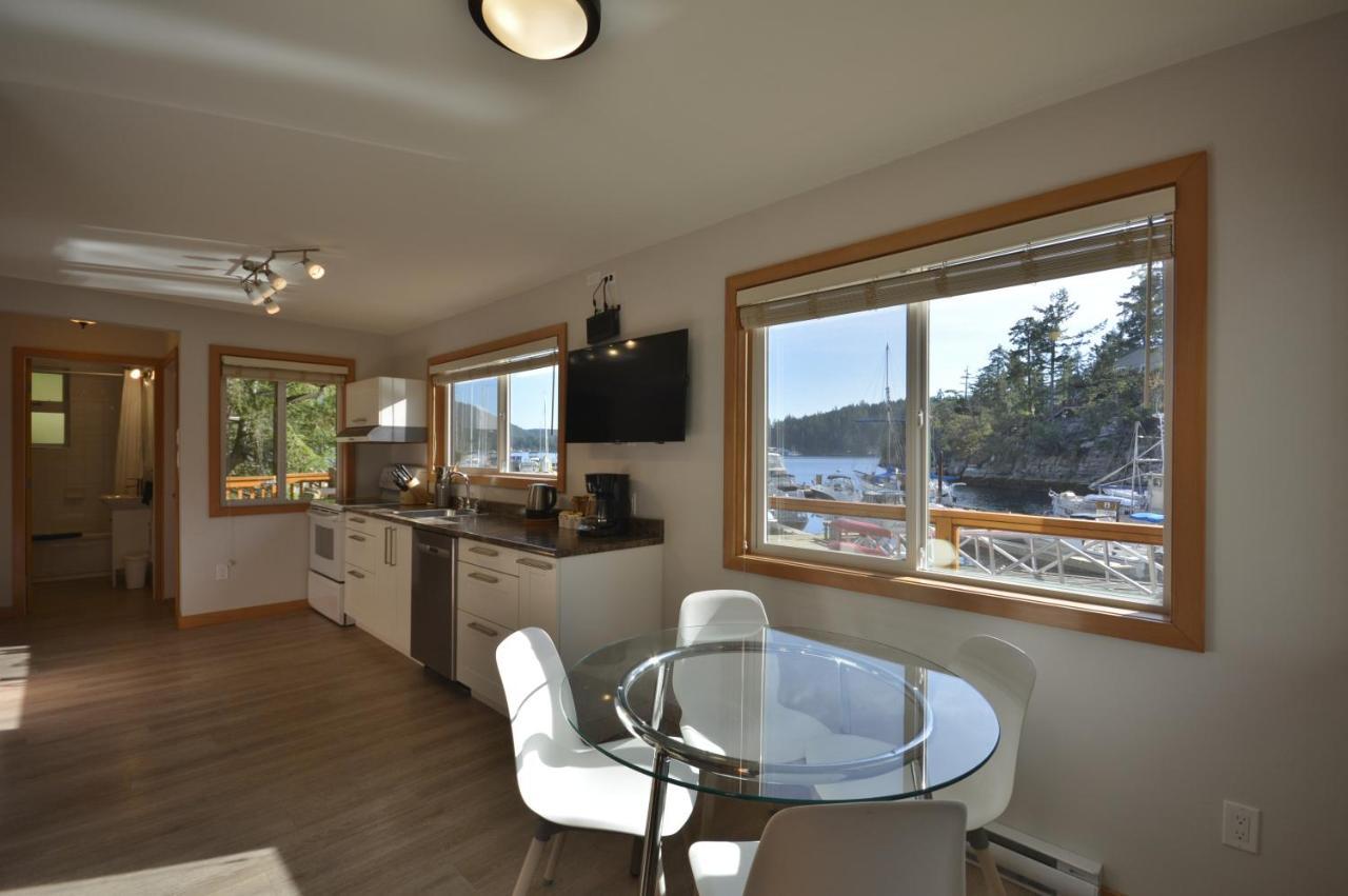 Pender Harbour Resort & Marina Garden Bay ภายนอก รูปภาพ