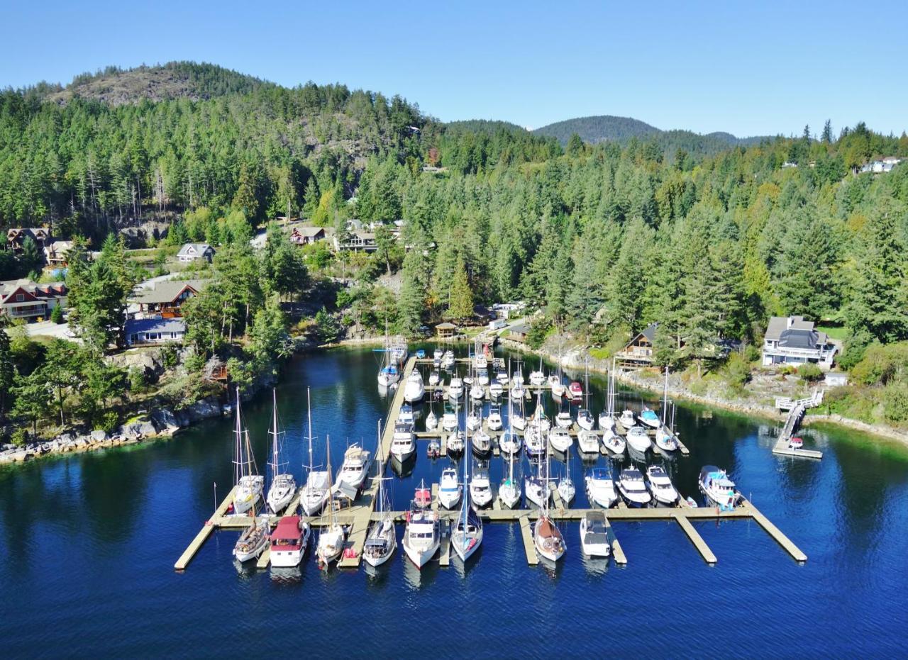 Pender Harbour Resort & Marina Garden Bay ภายนอก รูปภาพ